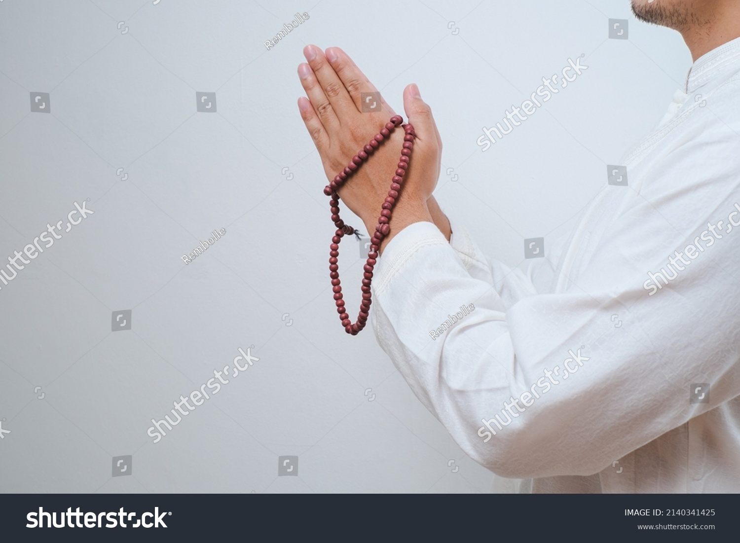 Close Hand Holding Tasbih Prayer Beads Stock Photo 2140341425 ...