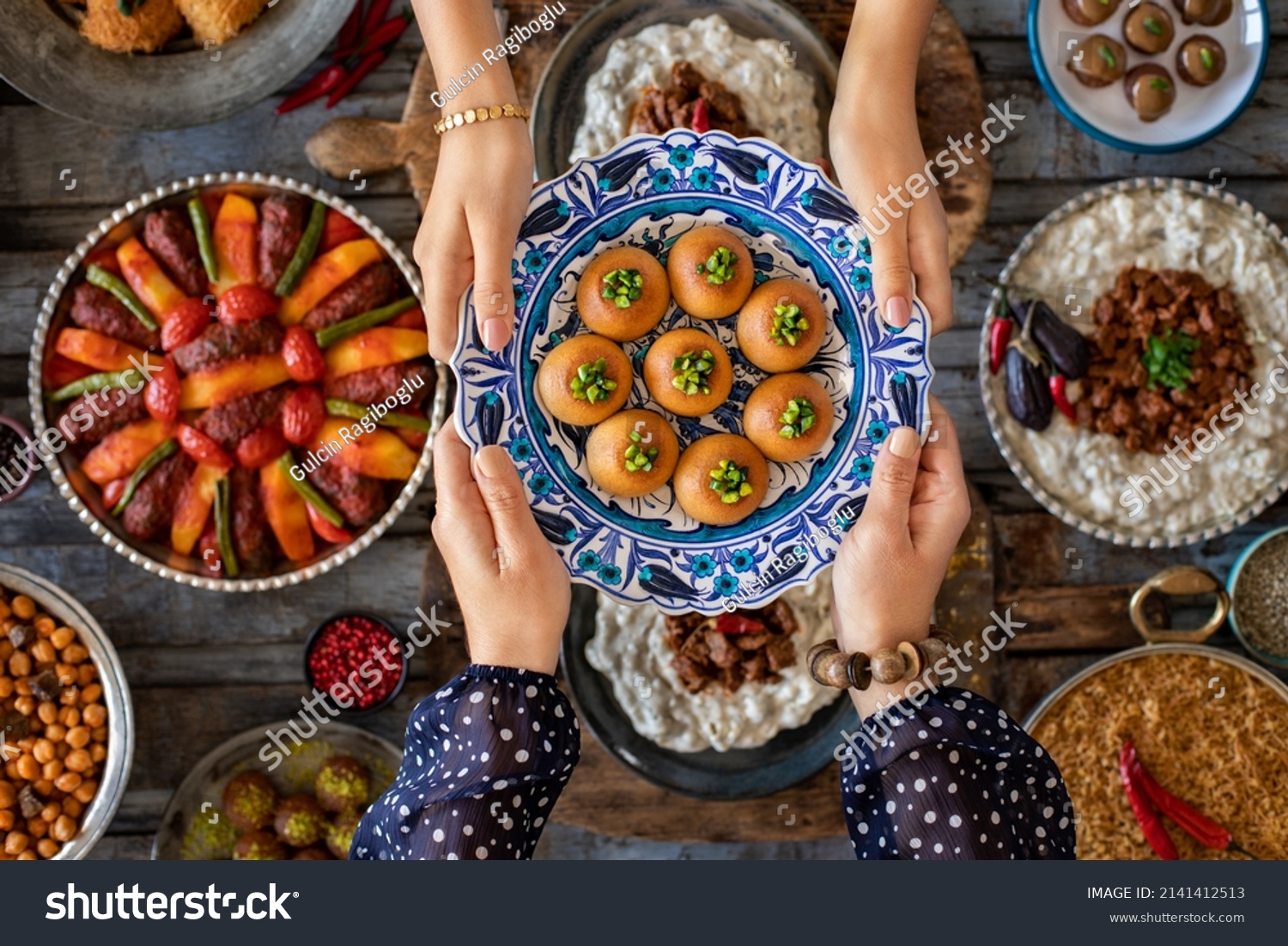 2,155 Arabic Woman Dessert Images, Stock Photos & Vectors | Shutterstock