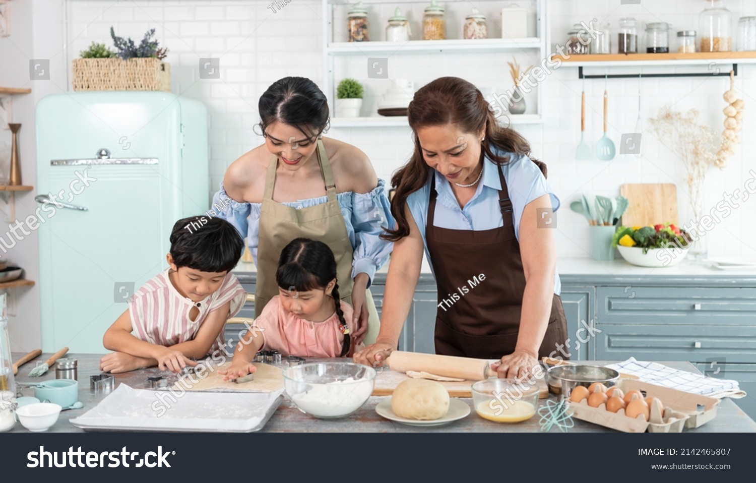 Happy Asian Family Grandmother Mother Child Stock Photo 2142465807 ...