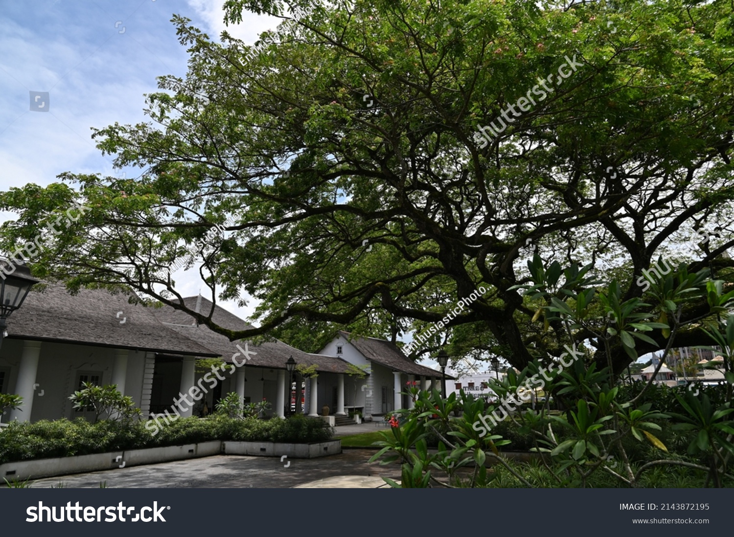 Kuching Sarawak Malaysia April 8 2022 Stock Photo 2143872195 Shutterstock   Stock Photo Kuching Sarawak Malaysia April The Old Court House India Street And Carpenter Street 2143872195 