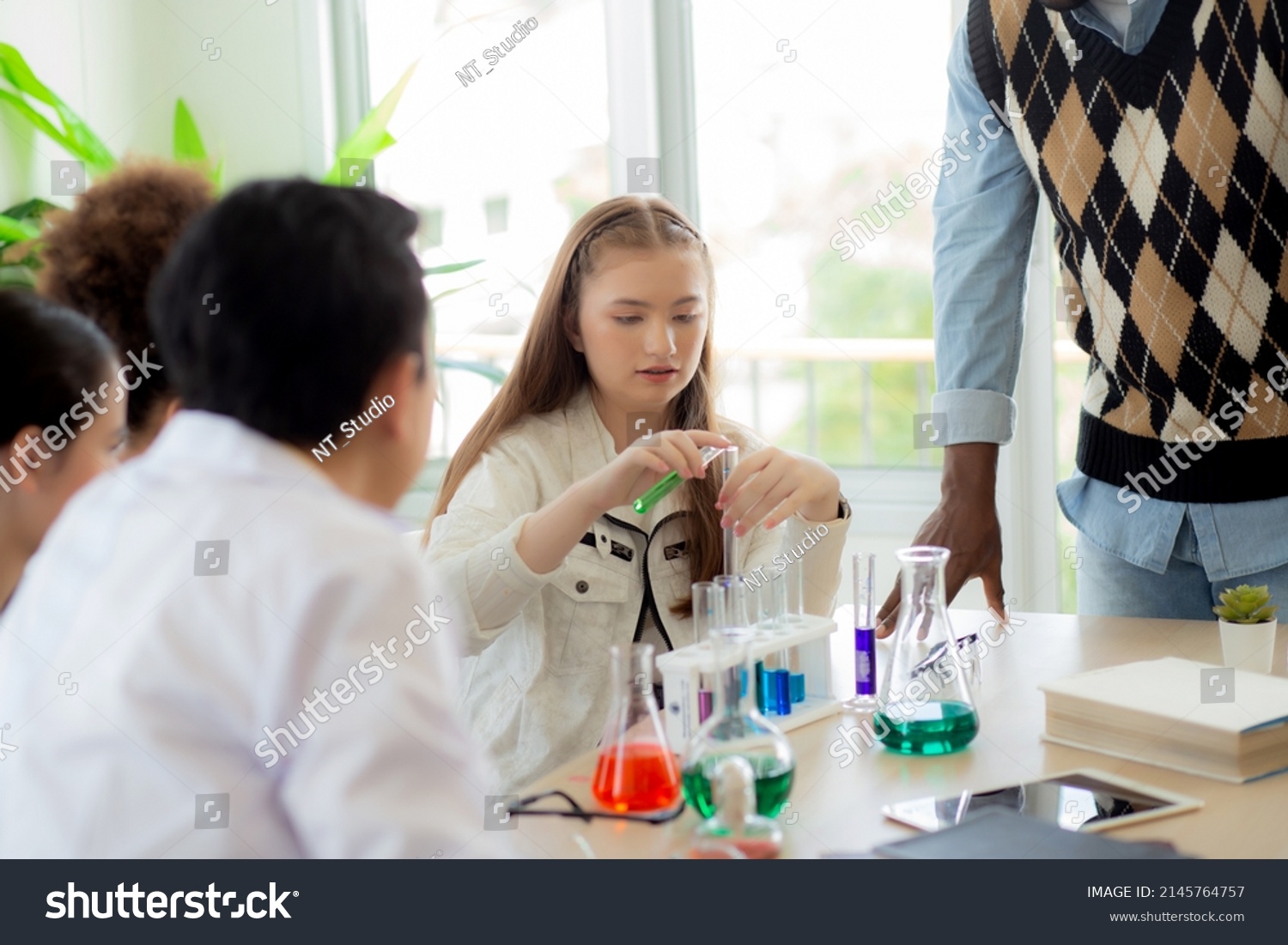 19,877 Children Chemical School Images, Stock Photos & Vectors ...