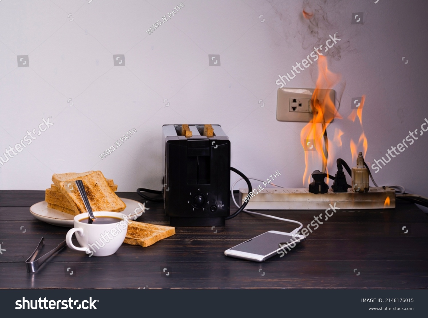 125 Toaster Plugged In Stock Photos Images And Photography Shutterstock