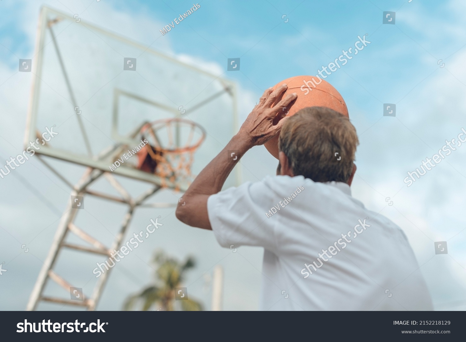 13,225 Playing basketball shooting Images, Stock Photos & Vectors