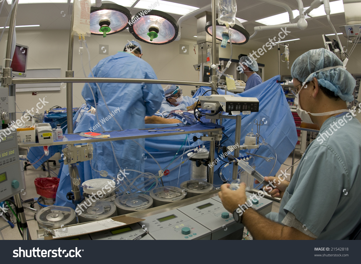 Как клапан делает операция. Открытые операции на сердце. Операции на о крытом сердце.