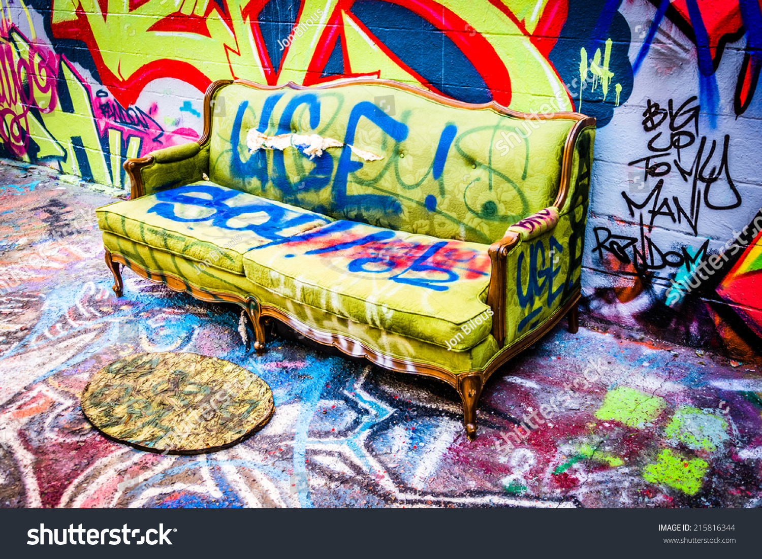 Couch Graffiti Alley Baltimore Maryland Stock Photo 215816344 ...