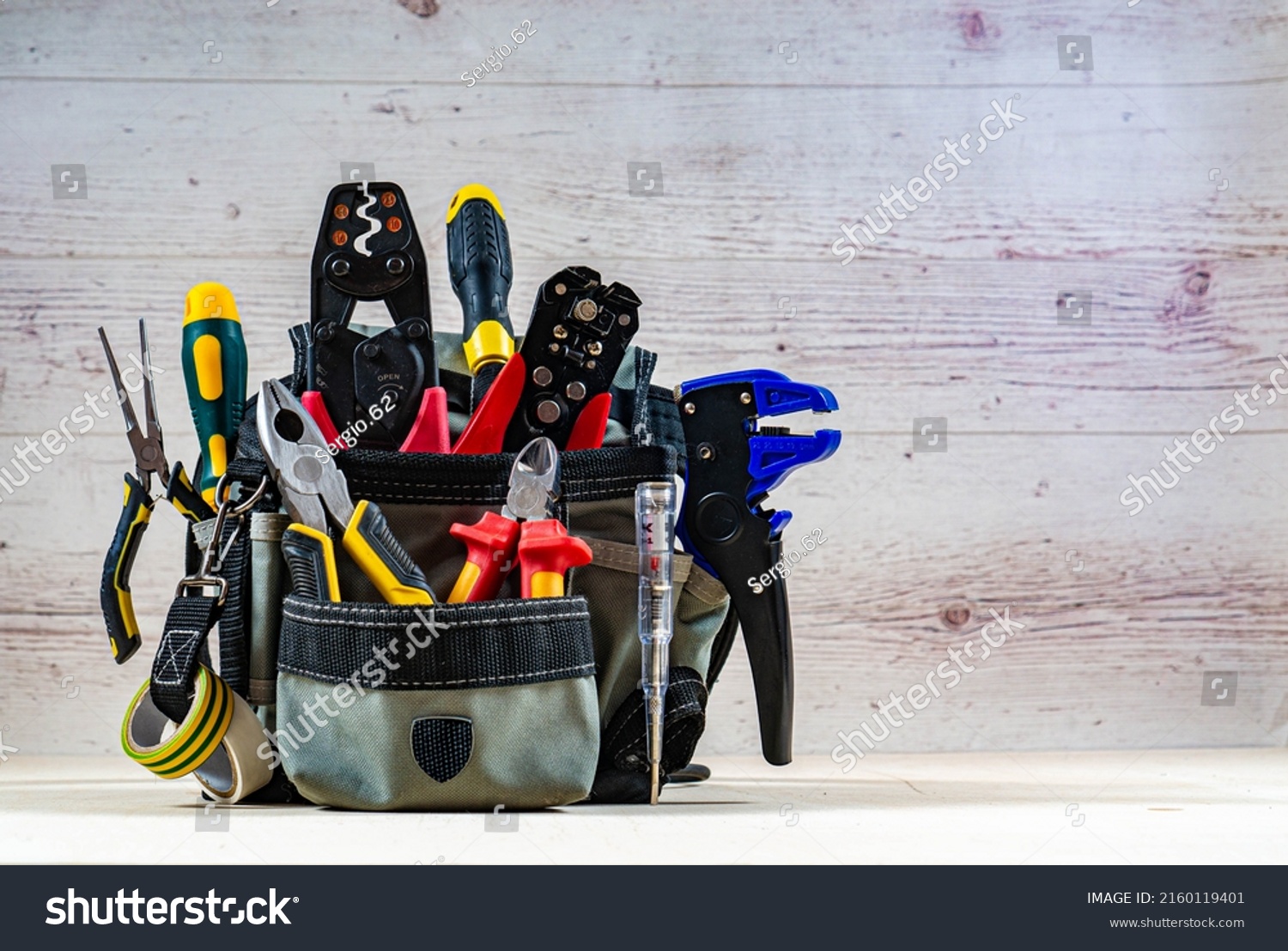 229,970 Wiring tools Images, Stock Photos & Vectors | Shutterstock