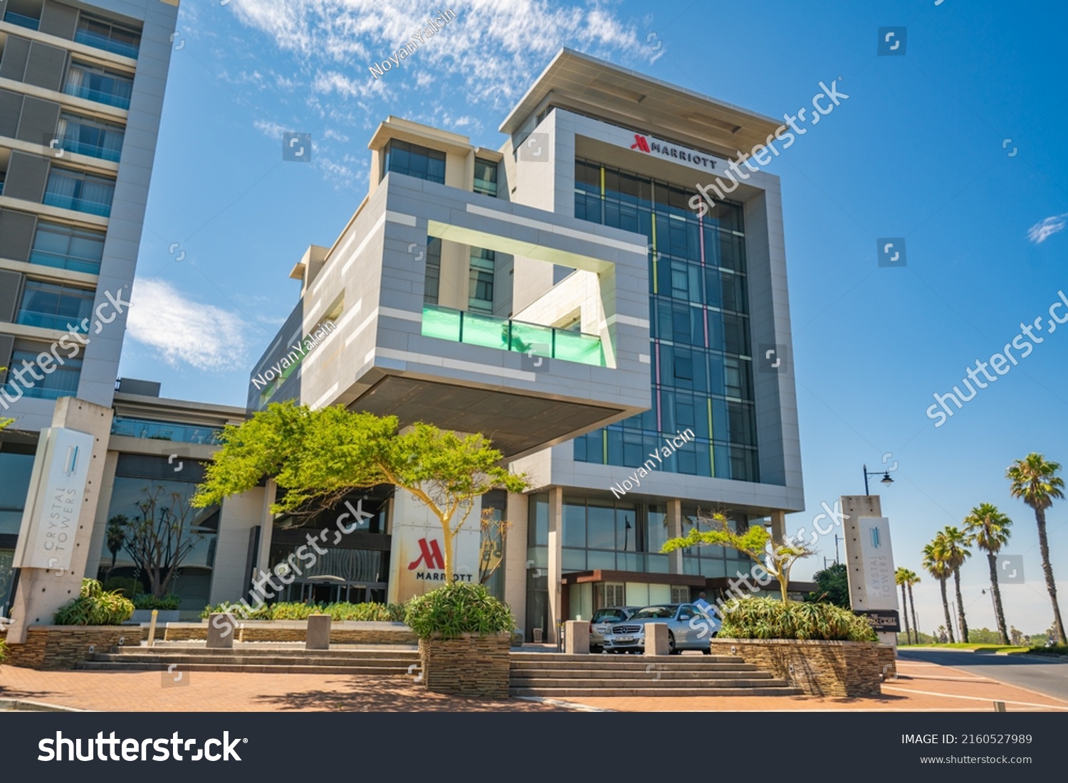 9 The Marriott Hotel In Crystal City Images, Stock Photos & Vectors 