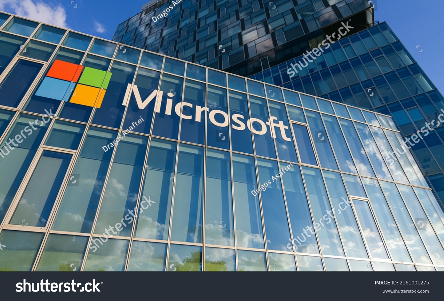 Logo Microsoft Company Headquarters Office Building Stock Photo ...