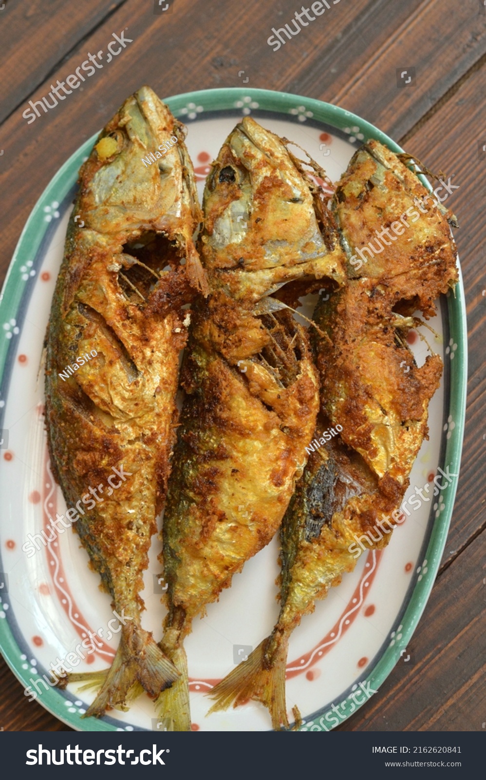 Ikan Kembung Goreng Fried Mackerel Fish Stock Photo 2162620841 ...