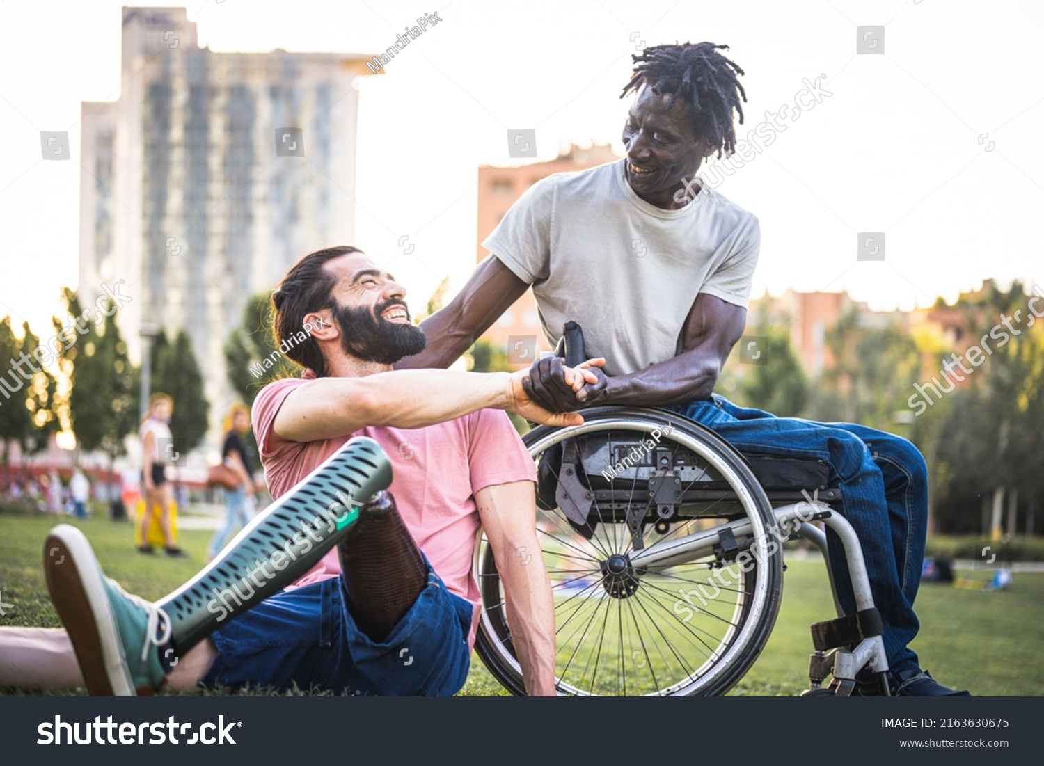 Disabled Amputee Man In Wheelchair: 528 Bilder, Stockfoton Och Vektorer ...