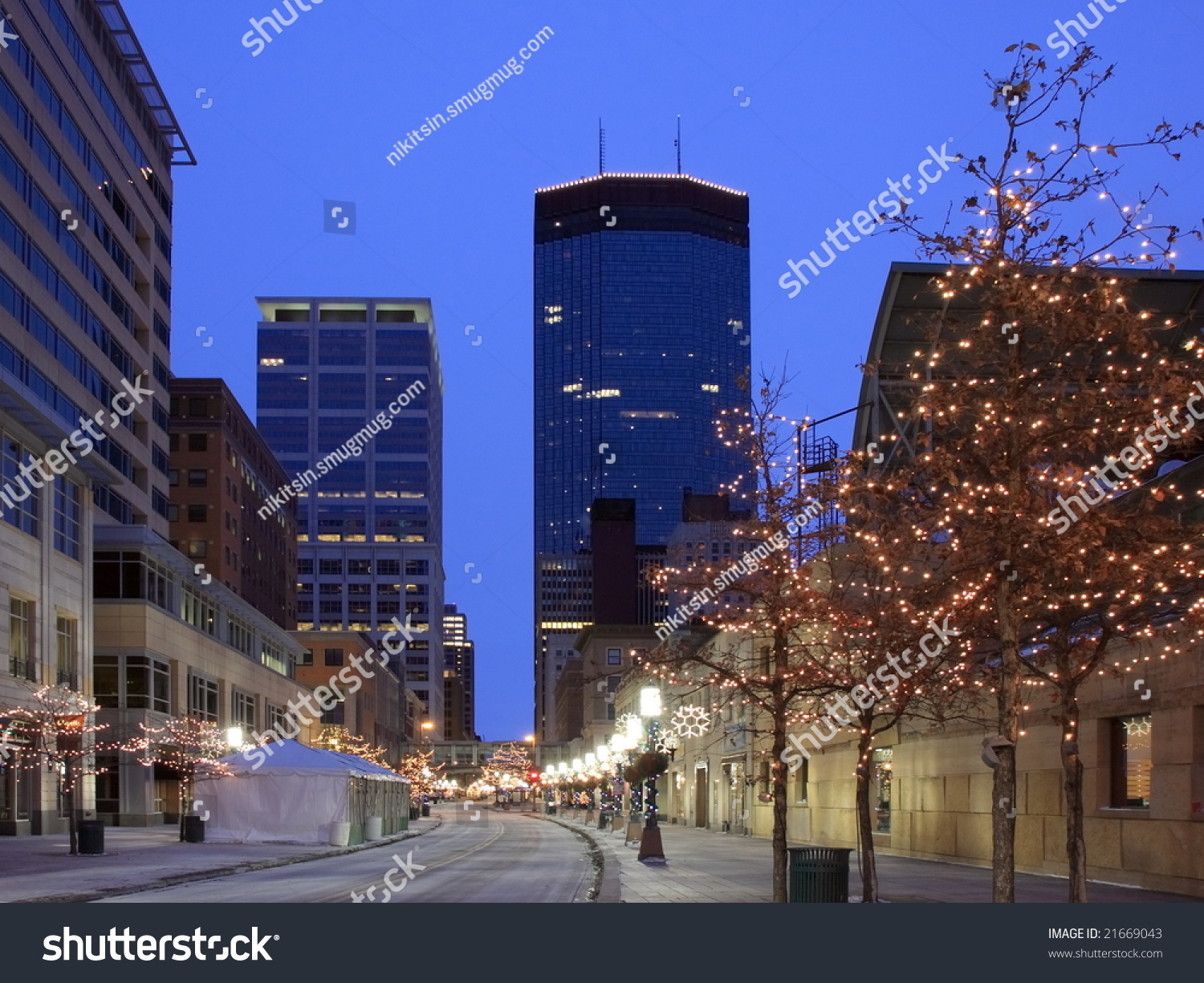 Nicollet Mall Street Christmas Lights Minneapolis Stock Photo 21669043