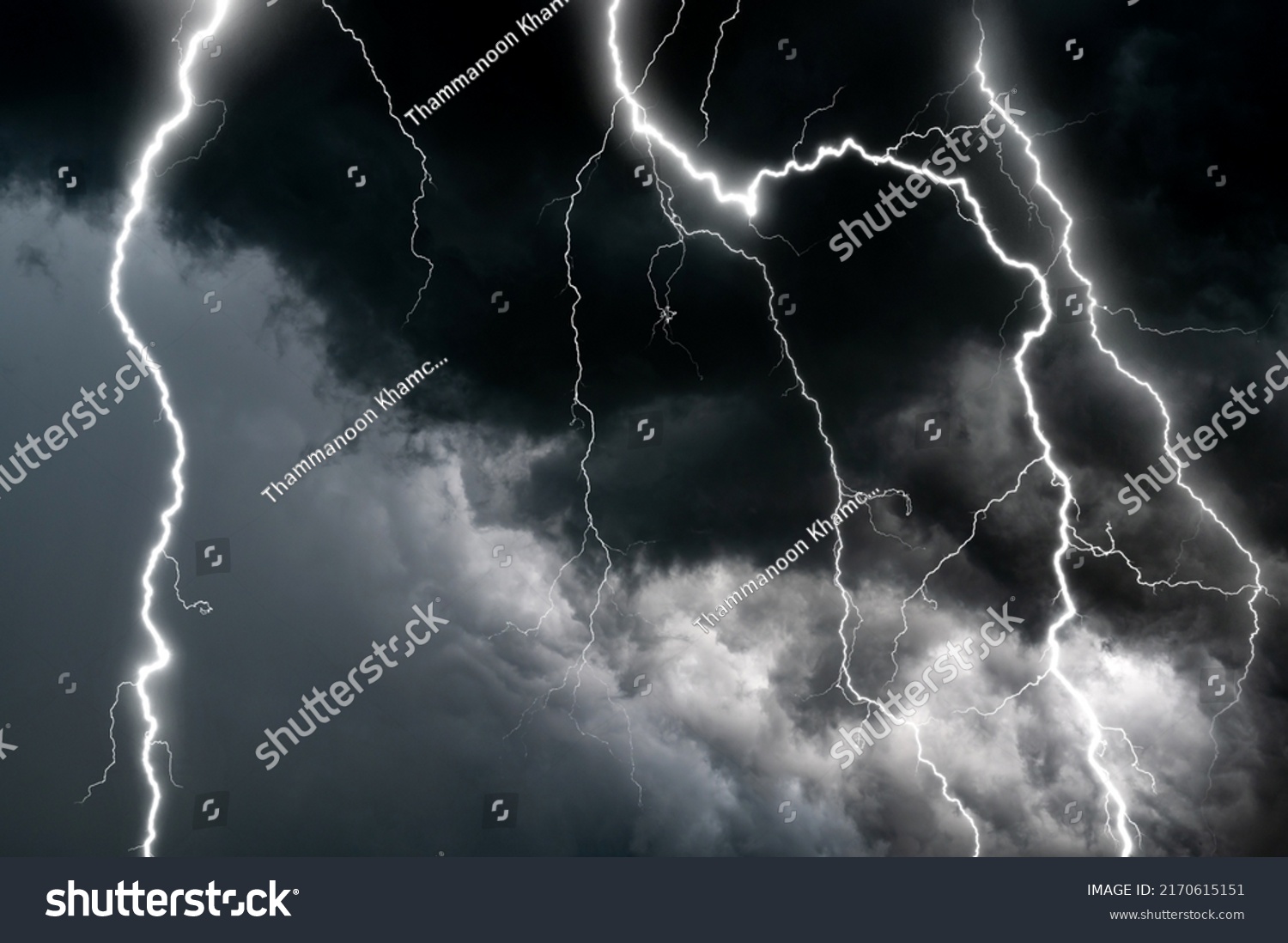 Dark Cloud Evening Sky Thunder Bolt Stock Photo 2170615151 | Shutterstock