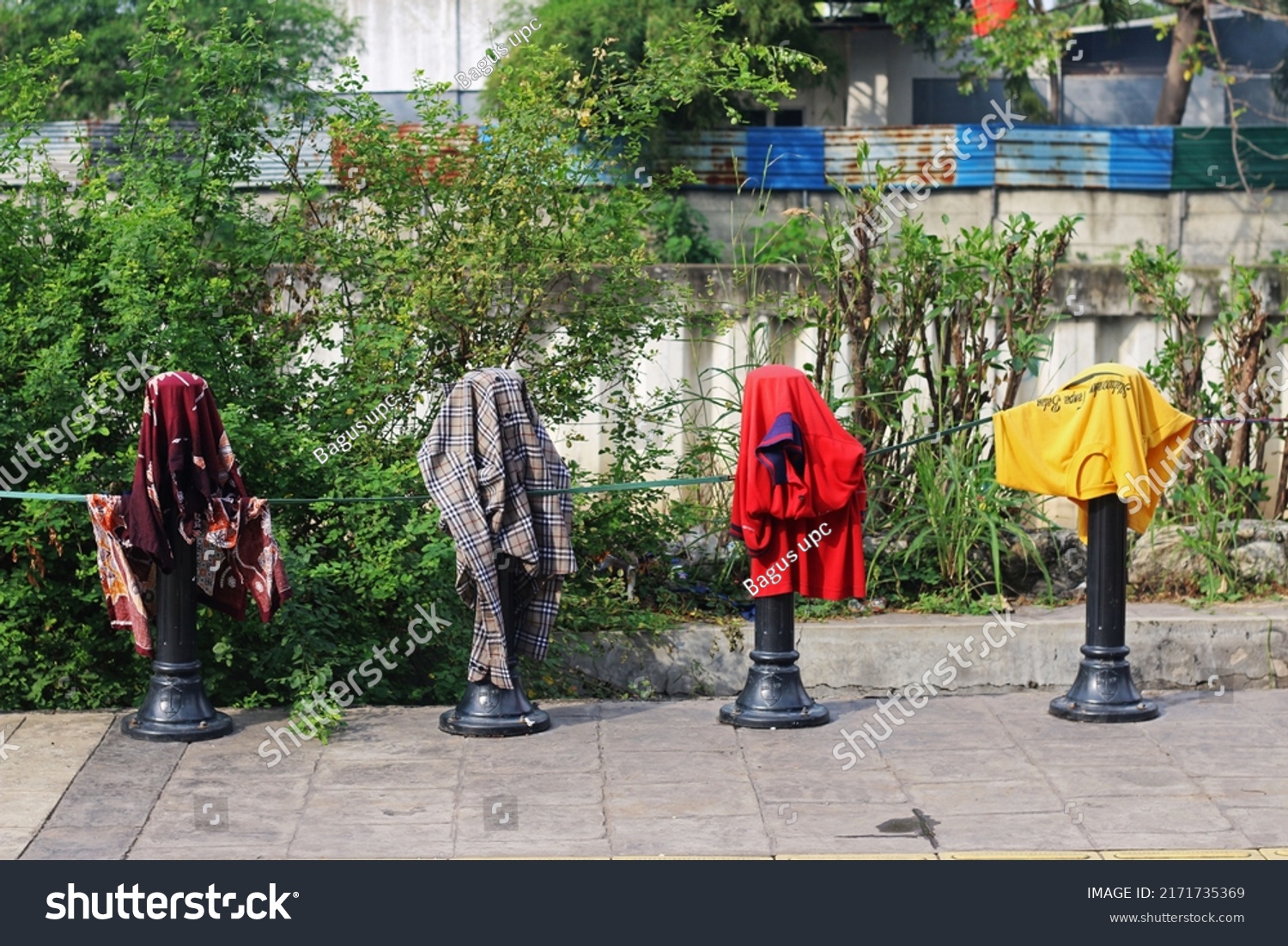 Jakarta Indonesia June 26 2022 Homeless Stock Photo 2171735369   Stock Photo Jakarta Indonesia June Homeless Clothes Drying 2171735369 