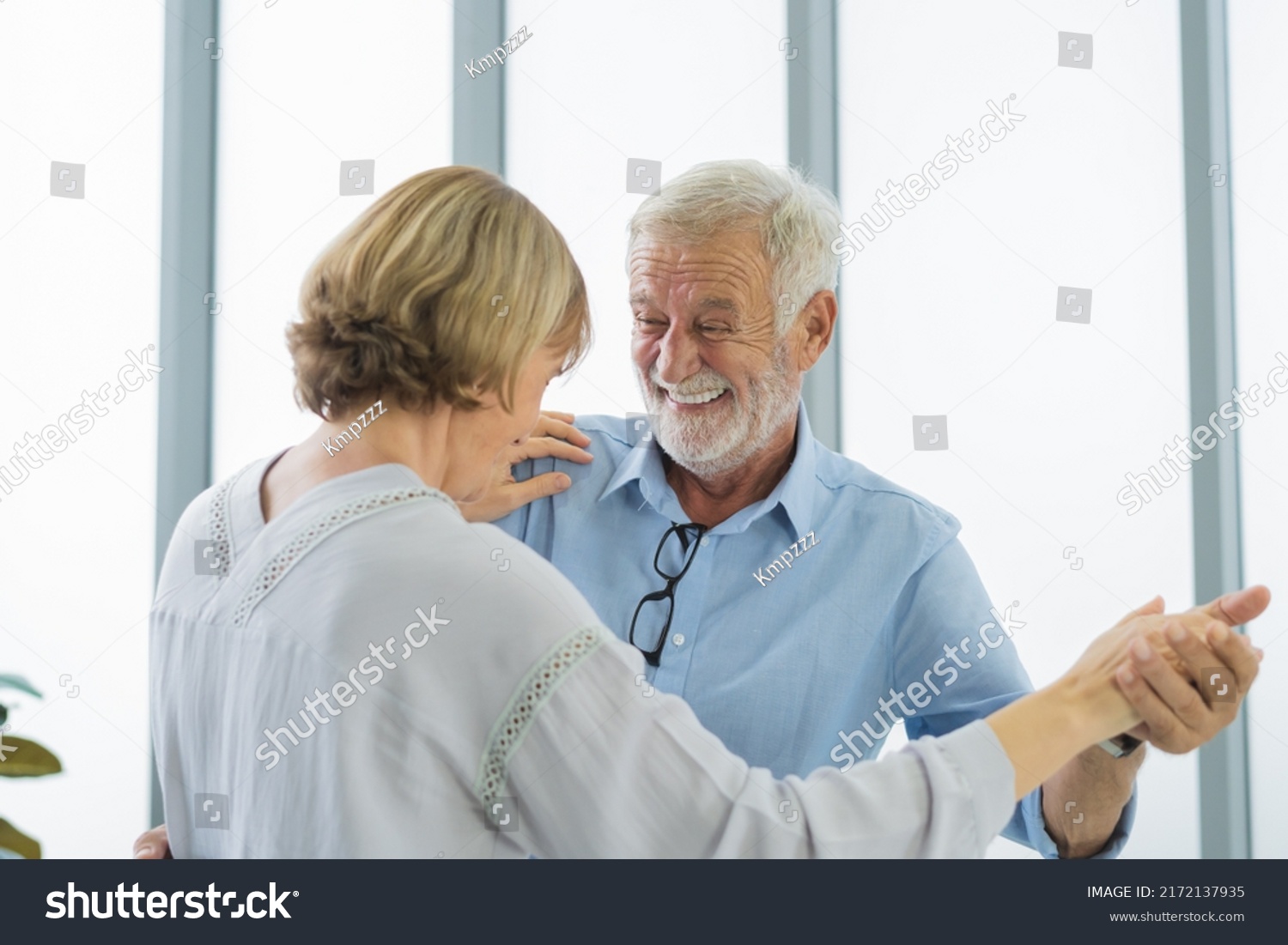 31,785 Mature Lovers Stock Photos pic