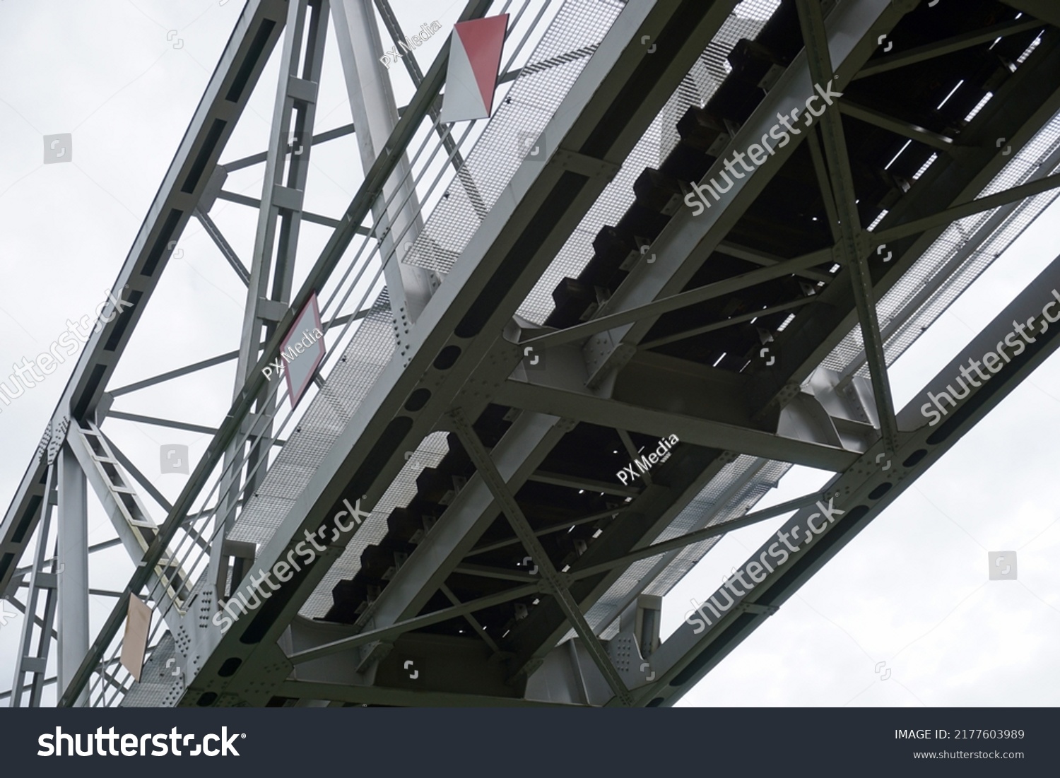 Truss Train Bridge Side View Stock Photo 2177603989 | Shutterstock