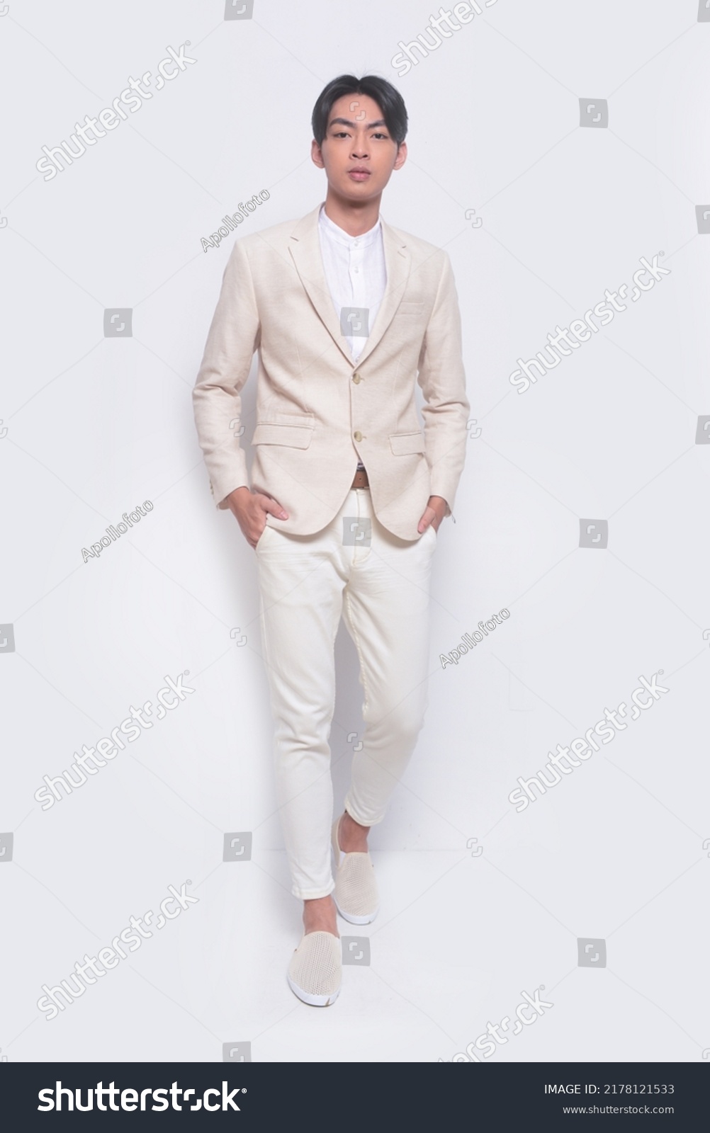 Full Body Young Businessman Wearing Suit Stock Photo 2178121533 ...