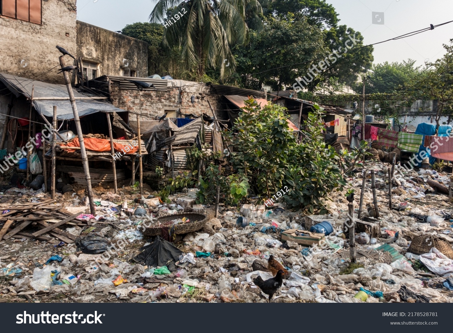 Dhaka Bangladesh November 2019 Overcrowded Slum Stock Photo 2178528781 ...