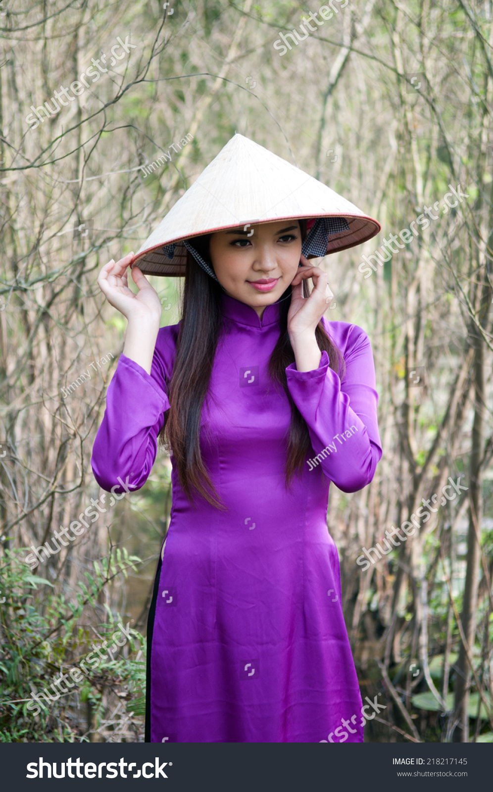 Vietnamese Girl Traditional Dress Ao Dai Stock Photo 218217145 ...