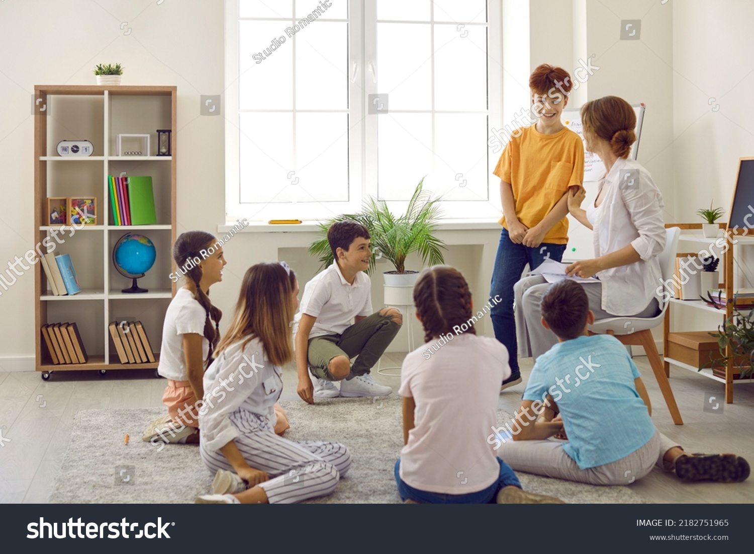 Children Teacher Having Circle Time Class Stock Photo 2182751965 ...