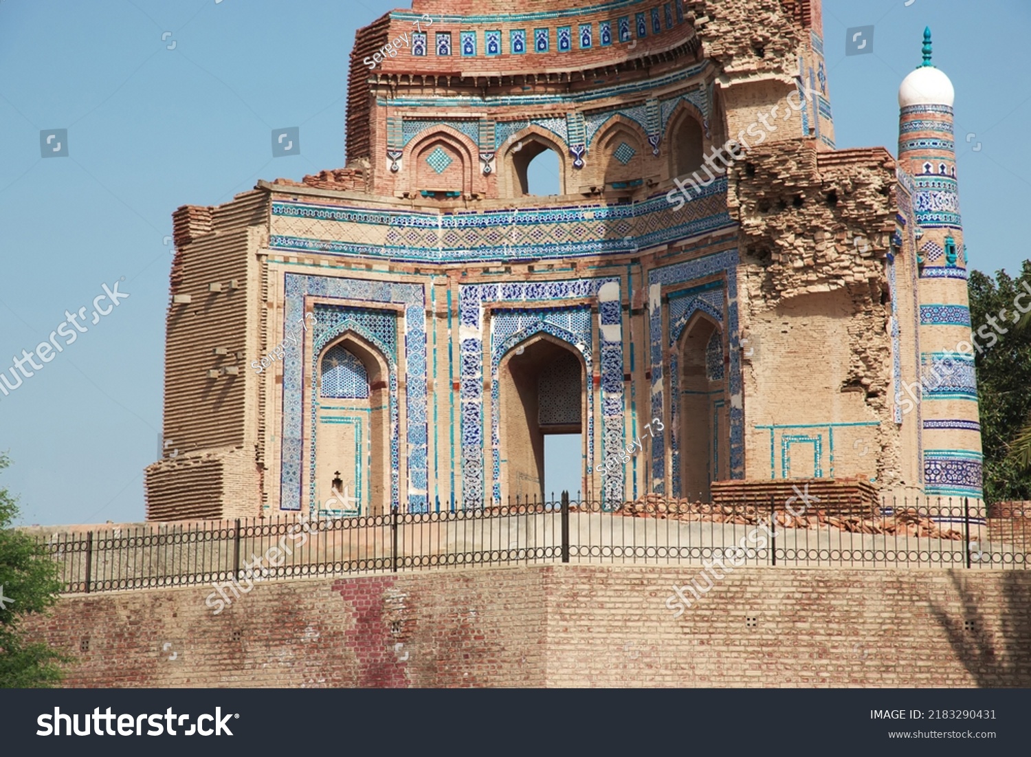 Uch Sharif Ruins Centuries Old Mausoleums Stock Photo 2183290431 ...