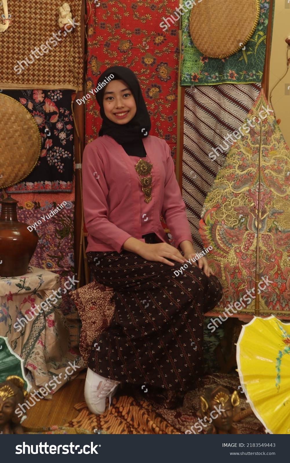 Jakartaindonesiajuly 2022a Student Demonstrates Kebaya Typical Stock ...