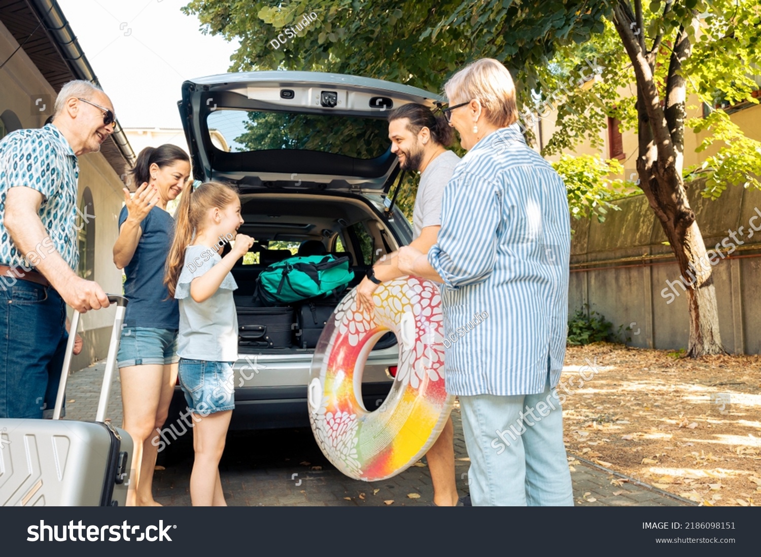 Happy People Travelling Seaside Vehicle Leaving Stock Photo 2186098151 ...