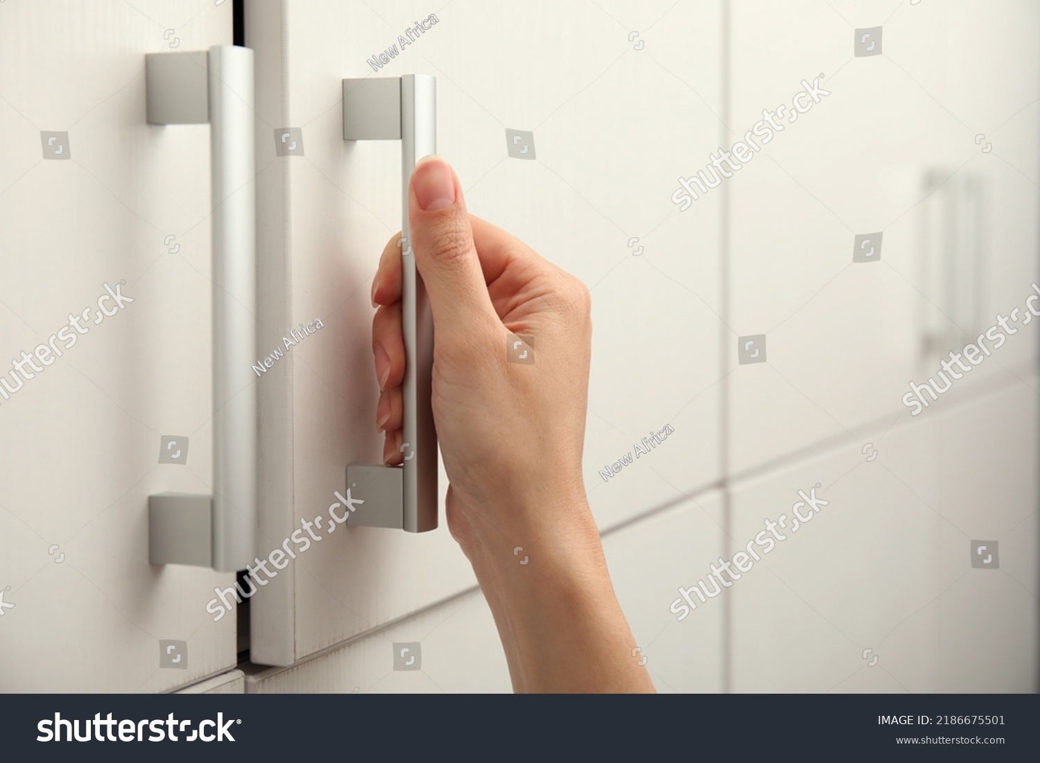 Touch open cabinet doors