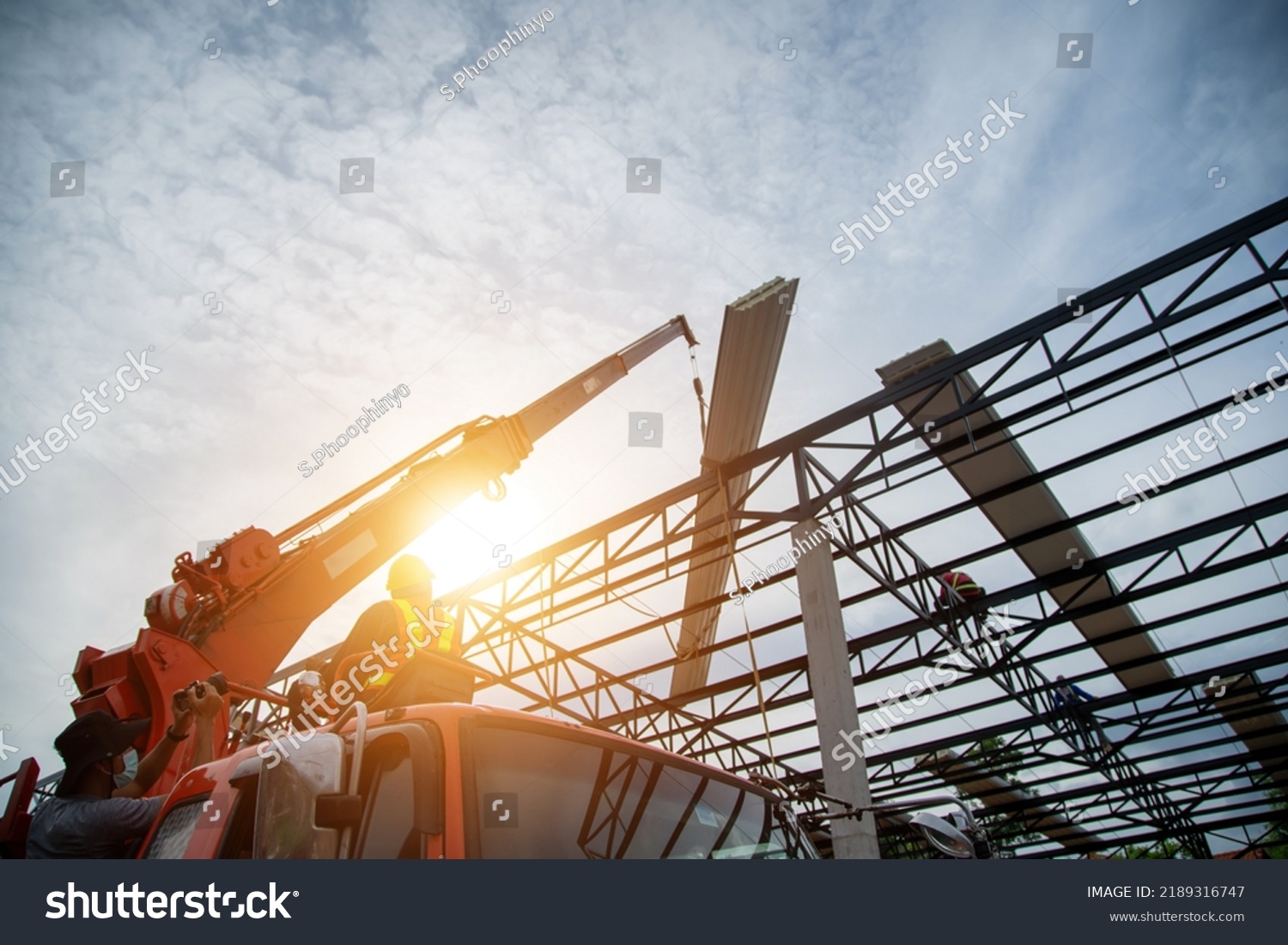 Mobile Crane Driver Lifting Pu Metal Stock Photo 2189316747 Shutterstock