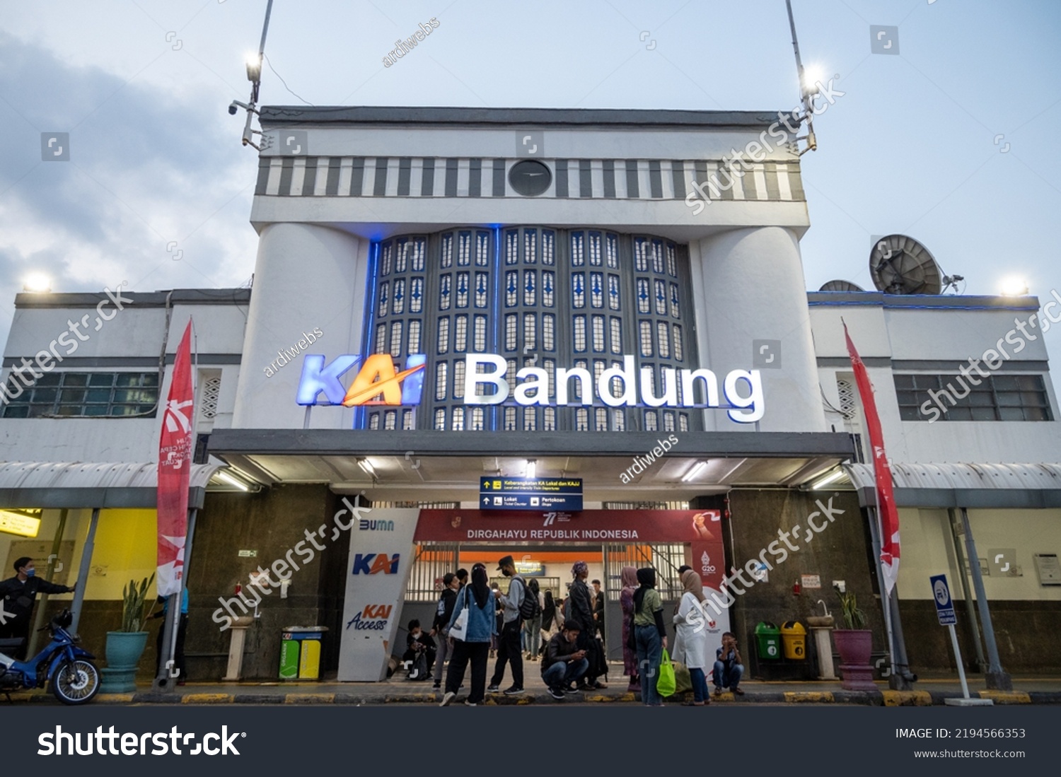 2,099 Stasiun Images, Stock Photos & Vectors | Shutterstock