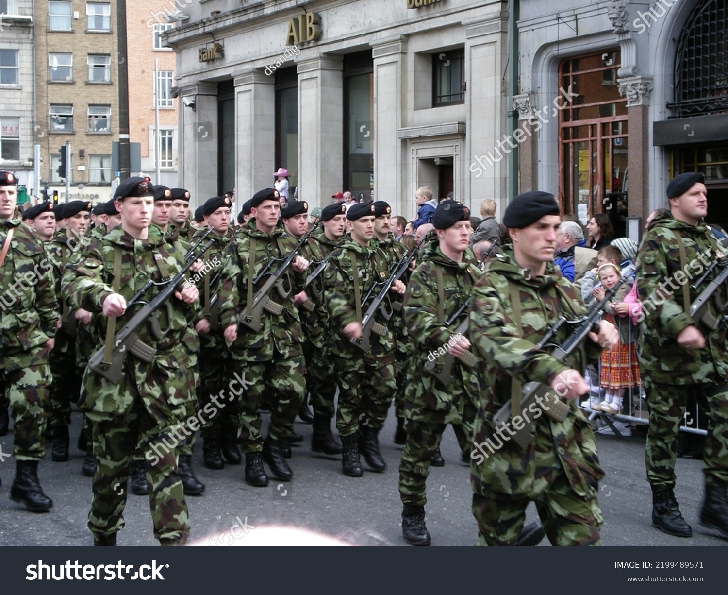 Parade Irish Soldiers Historic Modern Uniform Stock Photo 2199489571 ...