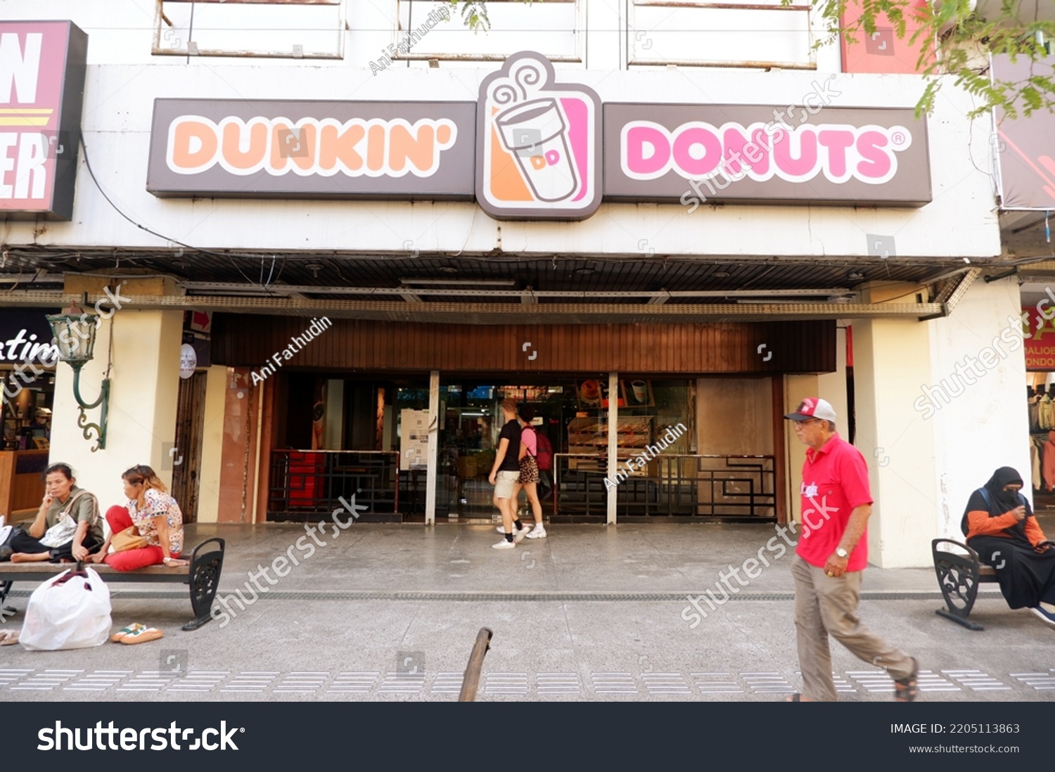 Building Shop On Malioboro Street Yogyakarta Stock Photo 2205113863 ...