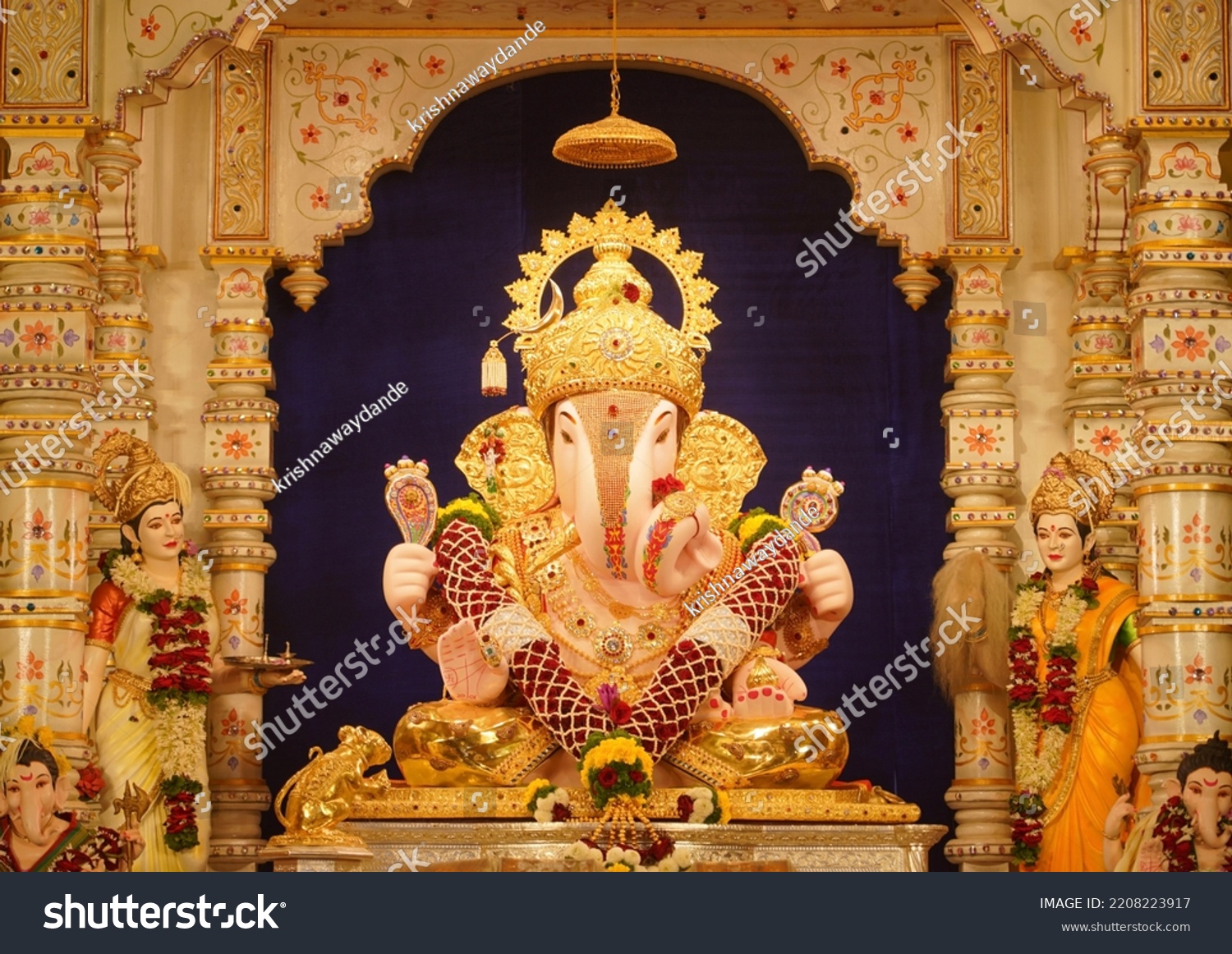 Shrimanta Dagdusheth Halwai Ganpati Pune 2022 Stock Photo 2208223917