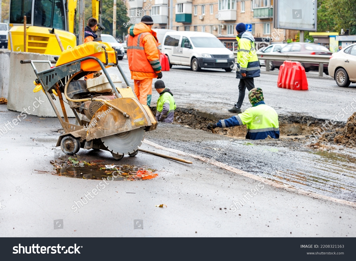 6,441 Road Drain Repair Images, Stock Photos & Vectors | Shutterstock