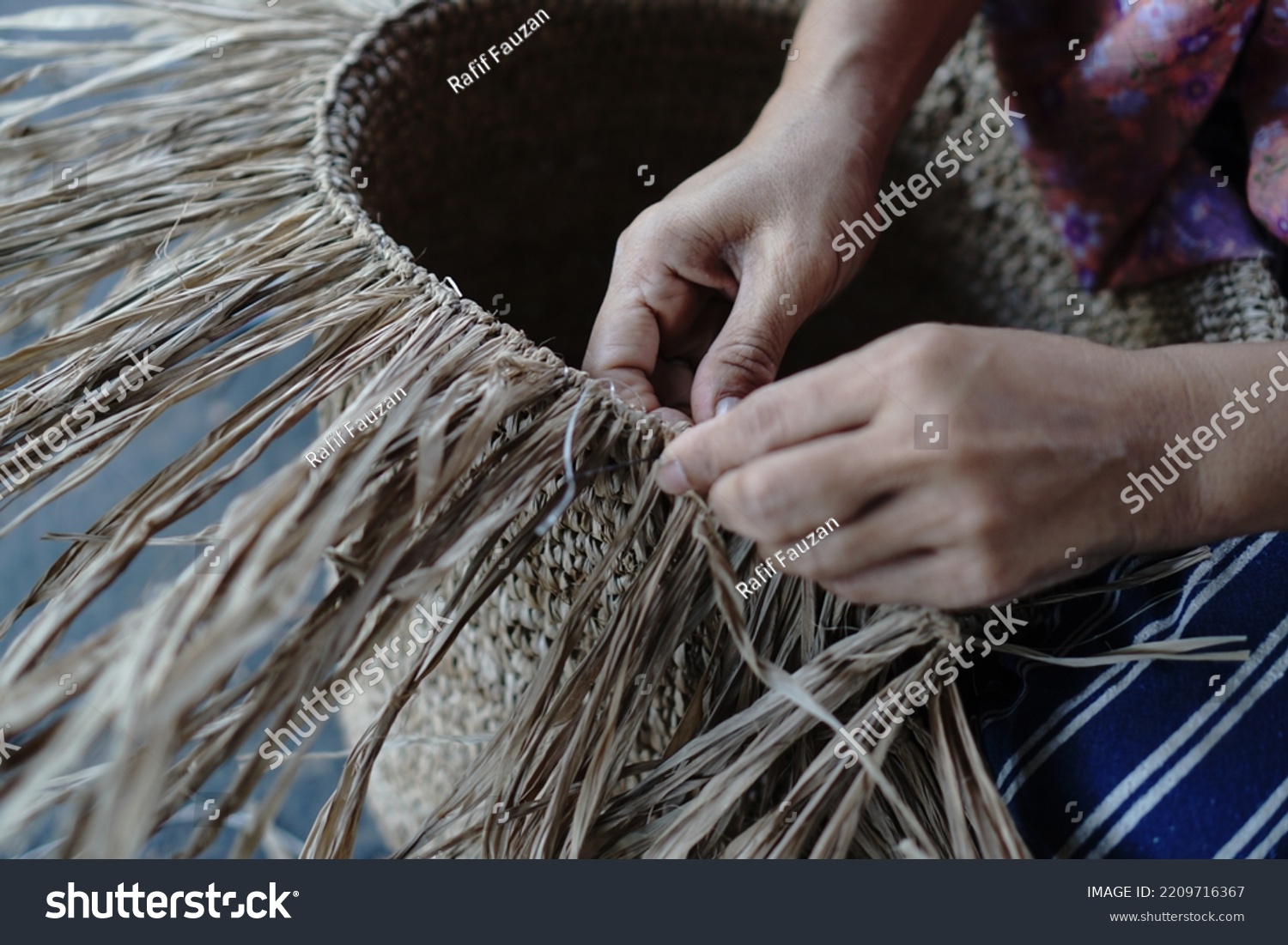 Weaving Process Done Traditional Way Direct Stock Photo 2209716367 ...