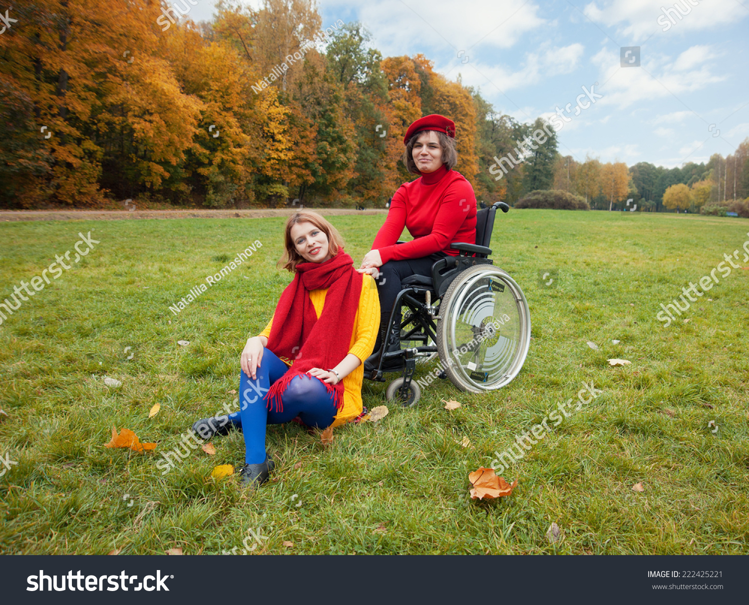 Фотосессия в инвалидной коляске осенью в парке