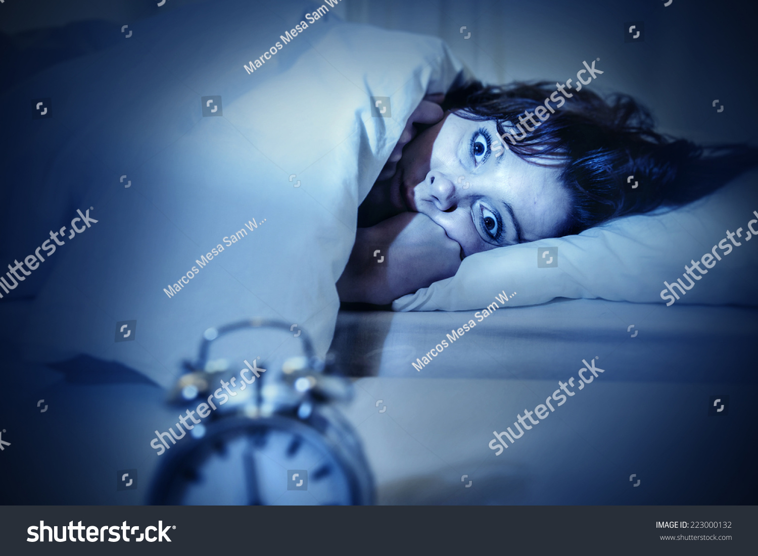 41-194-scared-at-night-images-stock-photos-vectors-shutterstock