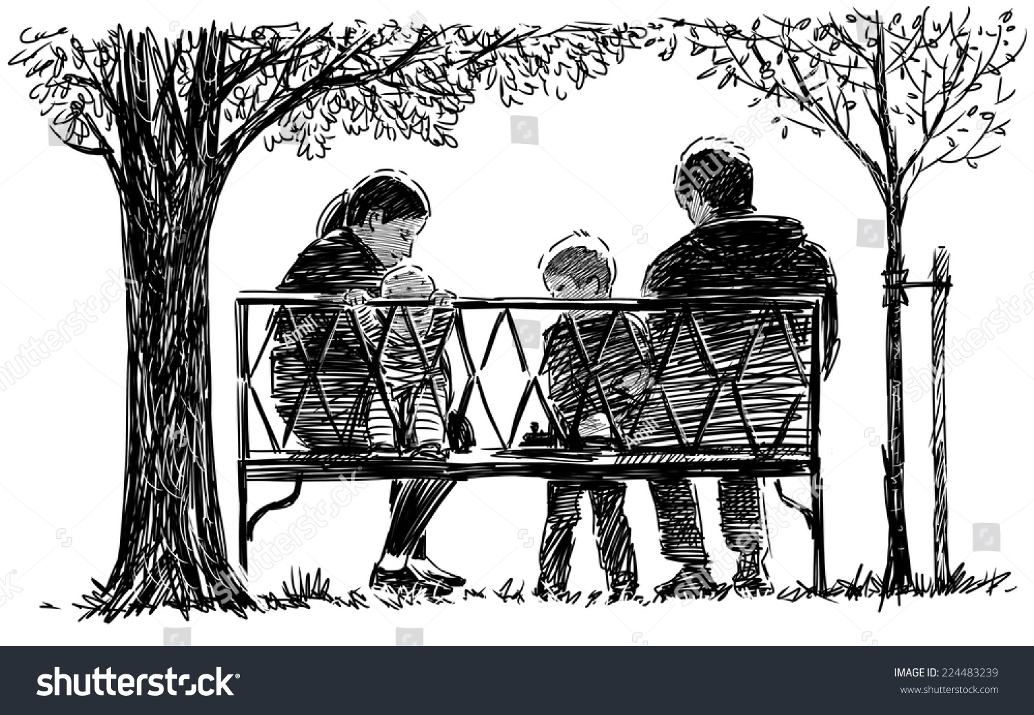 Семья на скамейке в парке