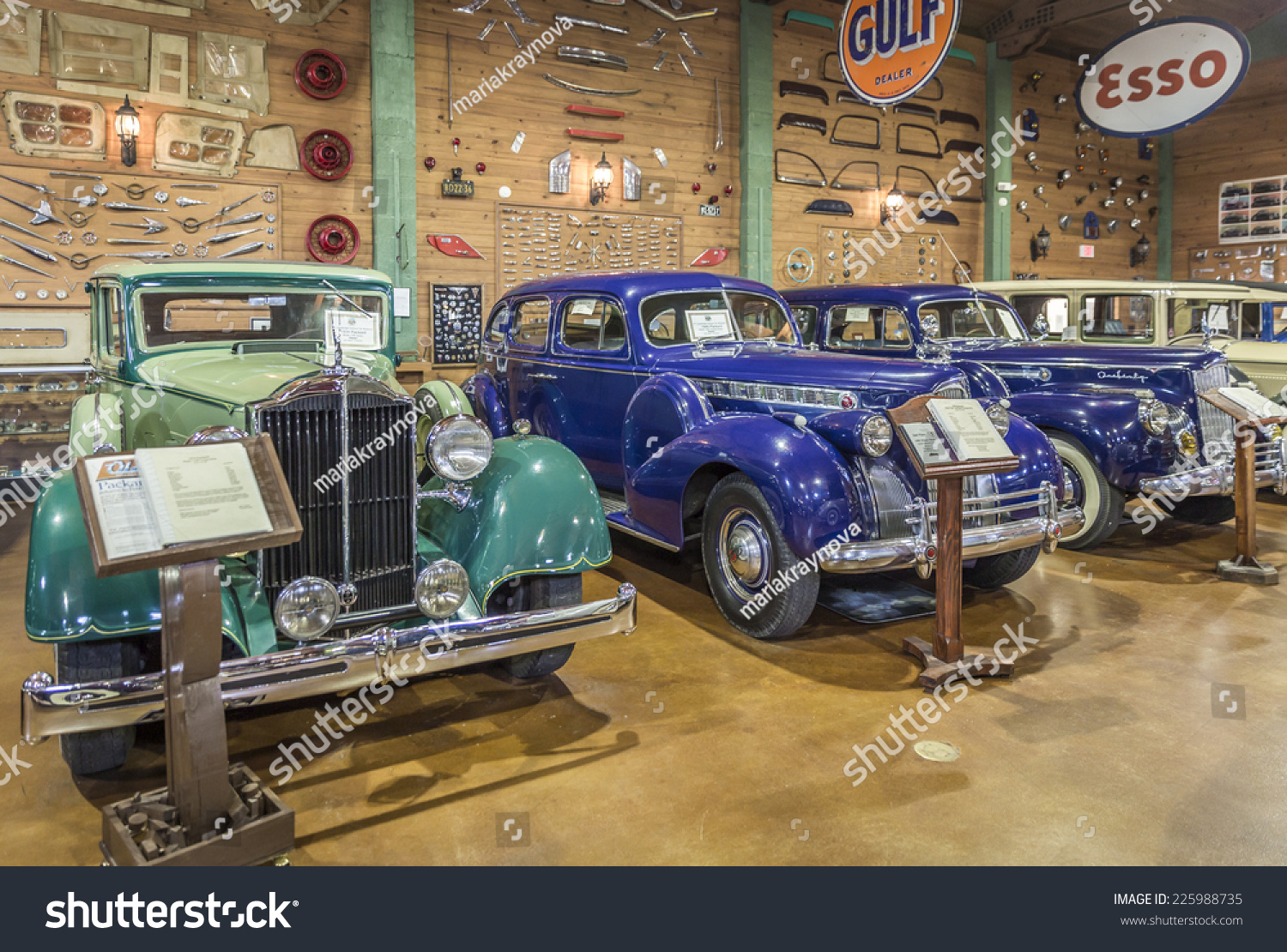 23,732 Antique Car Museum Images, Stock Photos & Vectors | Shutterstock