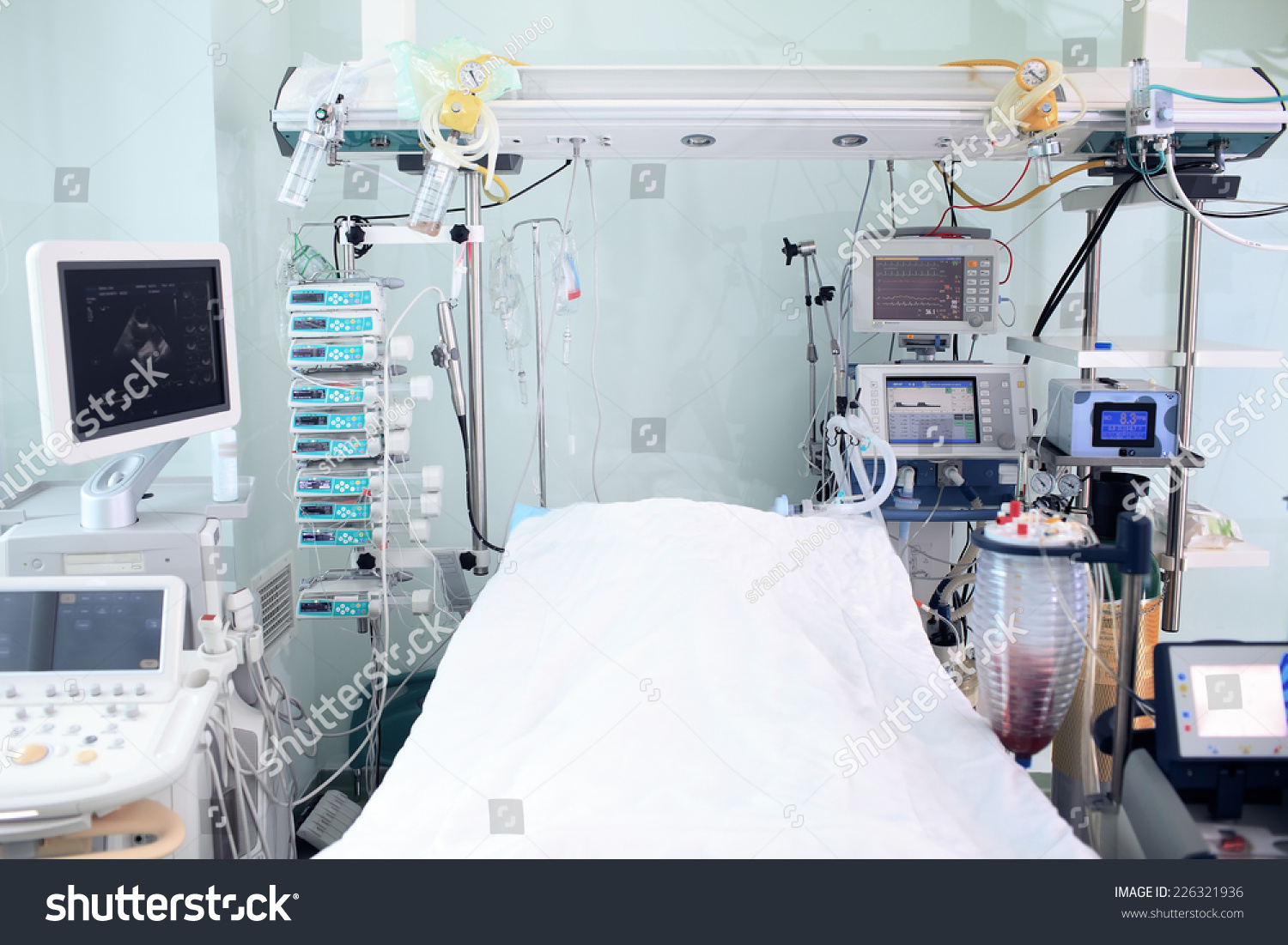 Modern Technology Intensive Care Unit Room Stock Photo 226321936 ...