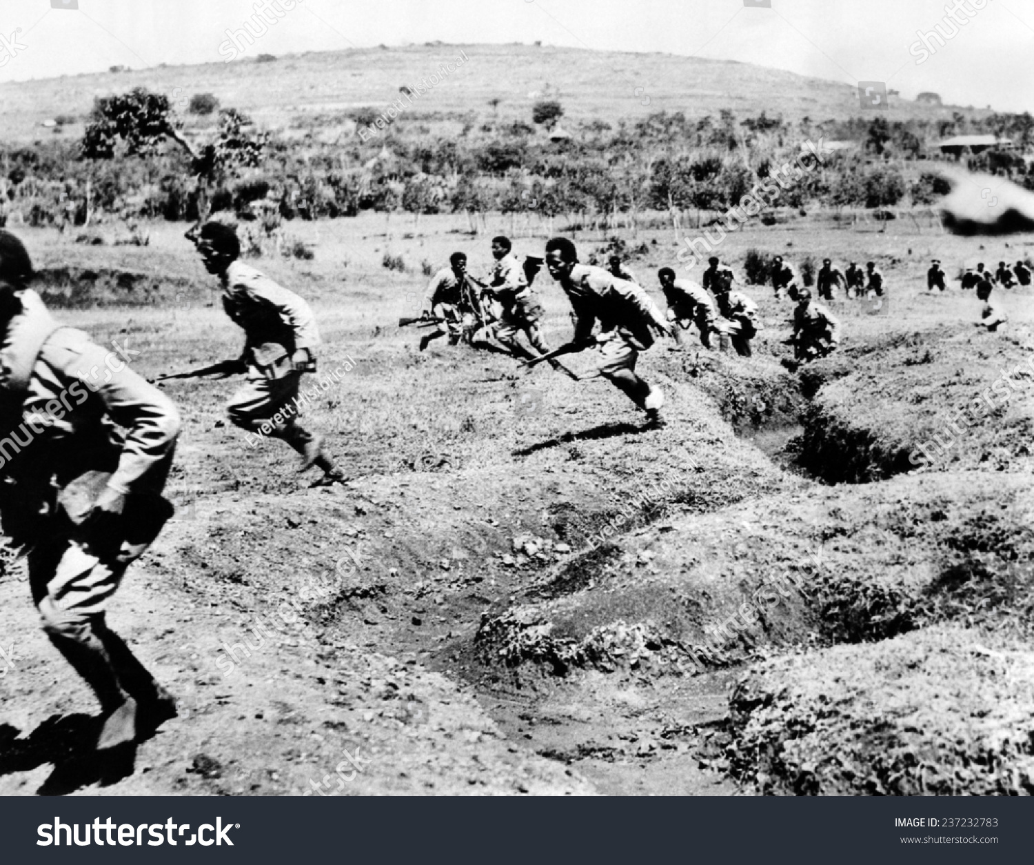 9 Italo Ethiopian Gambar Foto Stok Vektor Shutterstock   Stock Photo Second Italo Ethiopian War Ethiopian Infantrymen Running During Battle In Southern Ethiopia Oct 237232783 