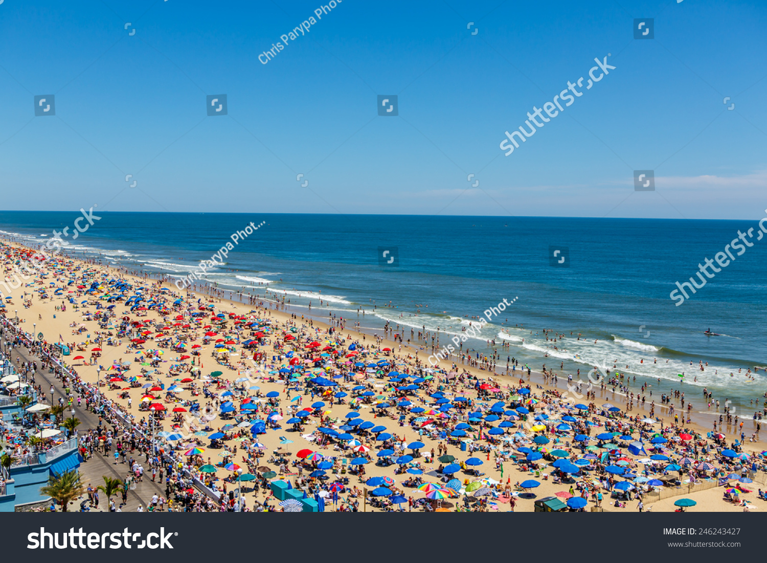 Ocean City June 14 Crowded Beach Stock Photo 246243427 