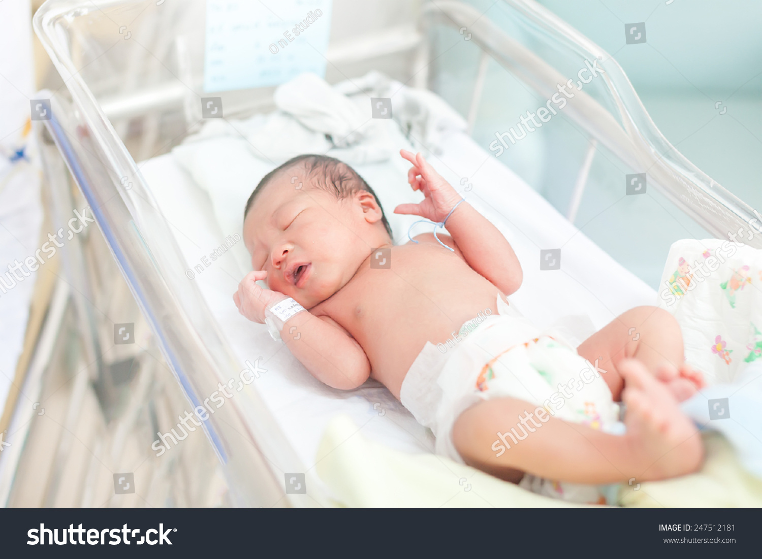 младенец 1 день жизни