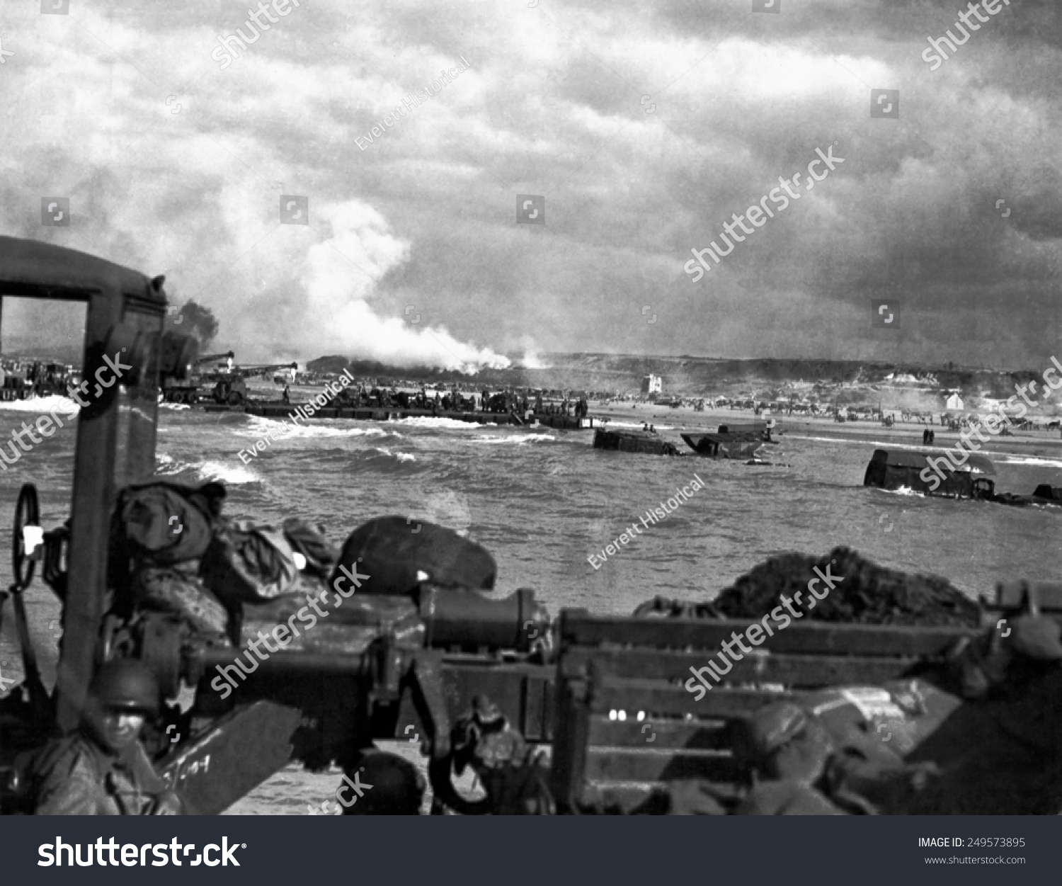 Us Landing Craft Approaching Omaha Beach Stock Photo 249573895 ...