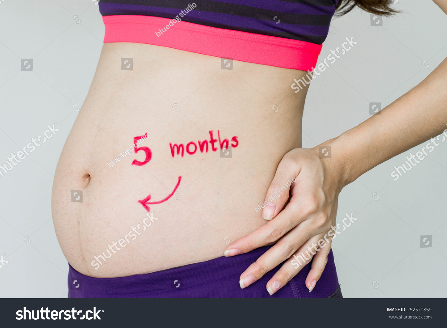 грудь и живот на первых месяцах при беременности фото 81