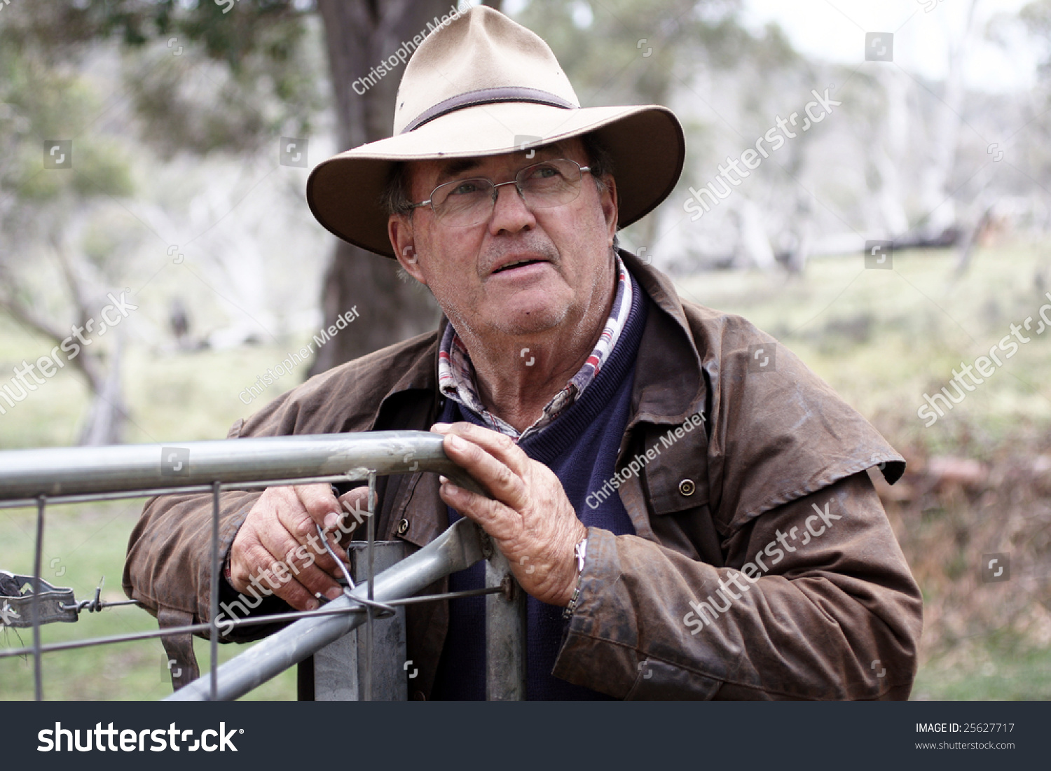 akubra safari hat