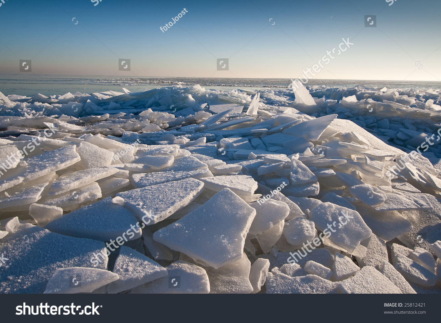 Заторы льда на реке Лена