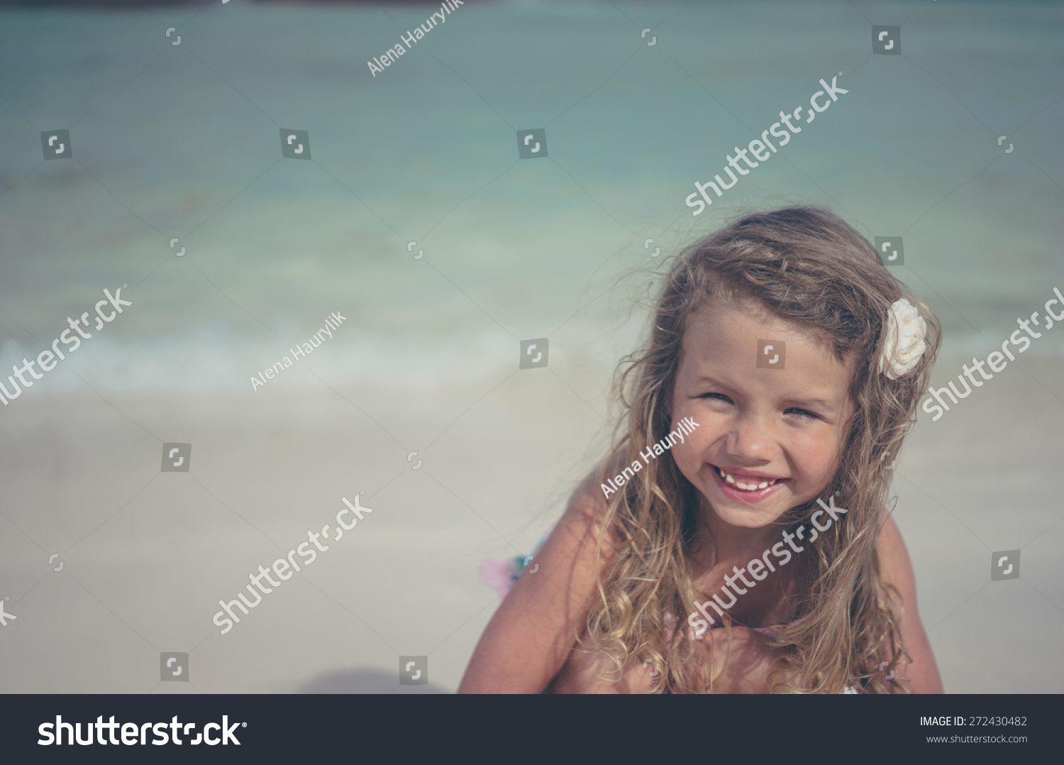 Cute Girl Beach ภาพสต็อก 272430482 Shutterstock