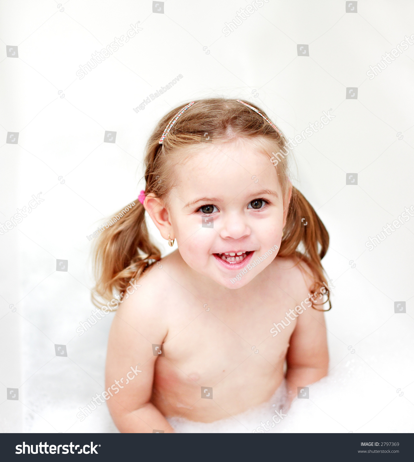 маленькая девочка совсем голая фото фото 11