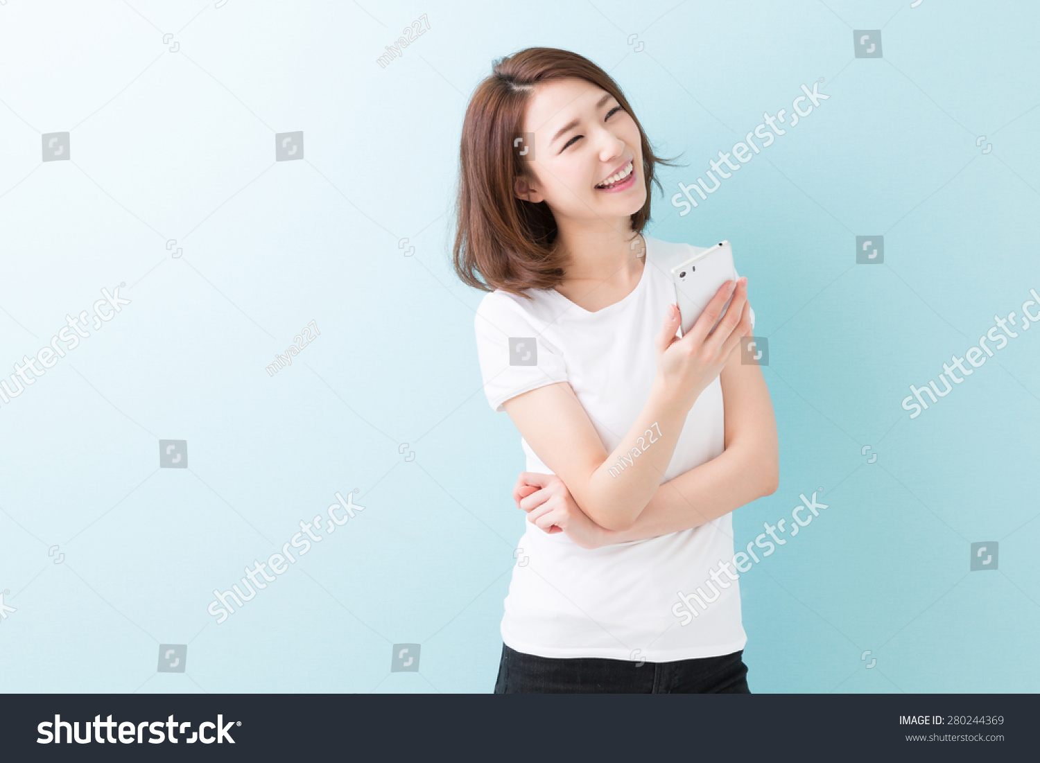 Young Attractive Asian Woman See Smart Foto Stok 280244369 Shutterstock.