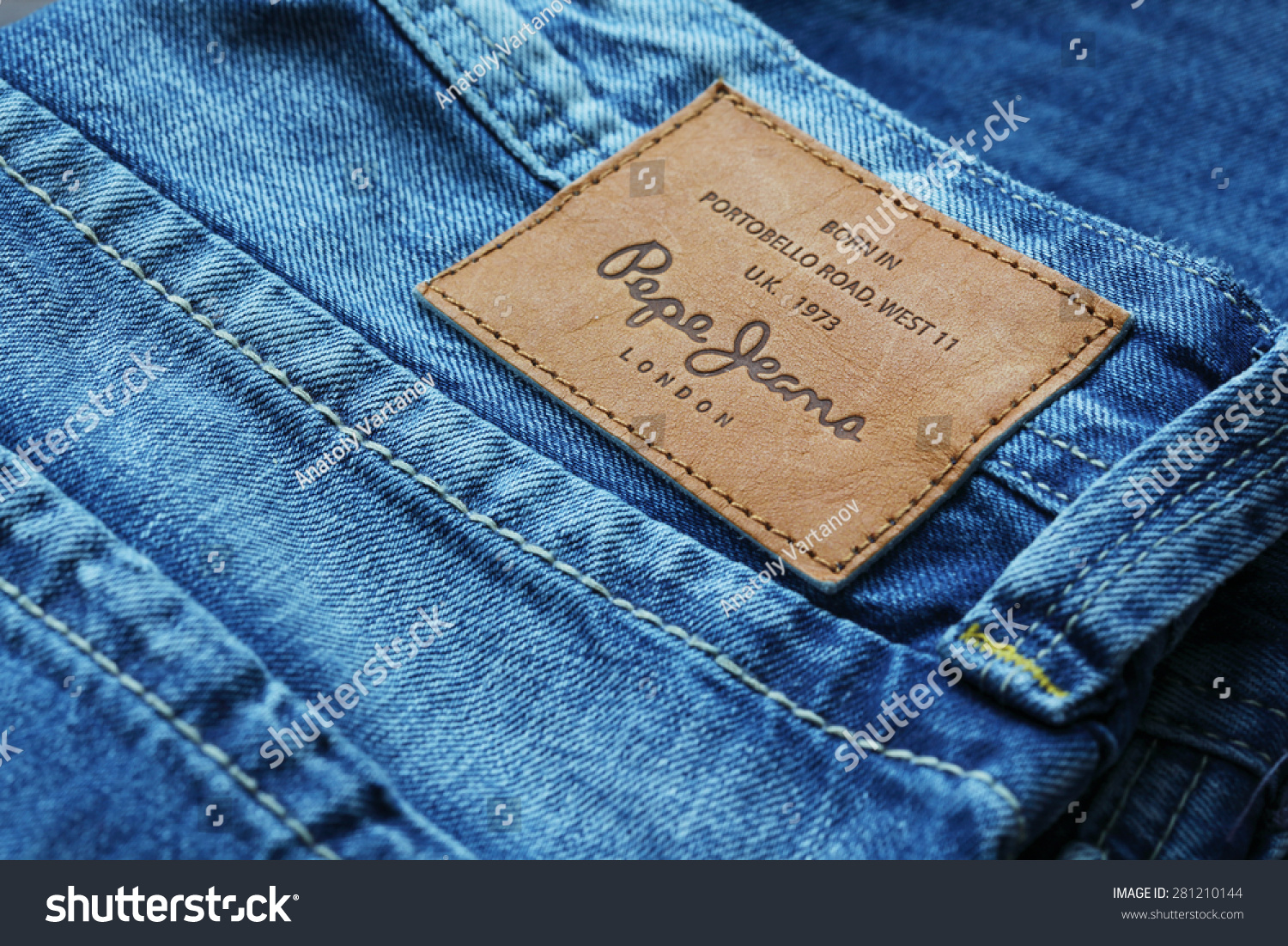 Пепа джинс. Pepe Jeans логотип. Pepe Jeans London лого. Лейбл на джинсах Пепе Лондон джинс. Blue Jeans логотип бренда джинс.